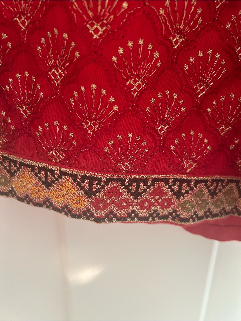 Beechtree, red, khaddar, Embroidered women’s Kurta with trouser. - Picture 4 of 8